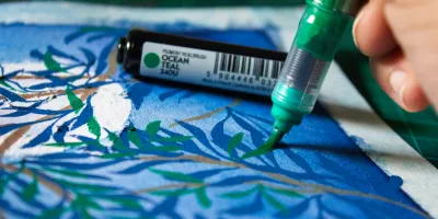 Acrylmarker mit Pinselspitze