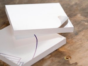 Die Nachbearbeitung des Acrylglas-Zuschnitts