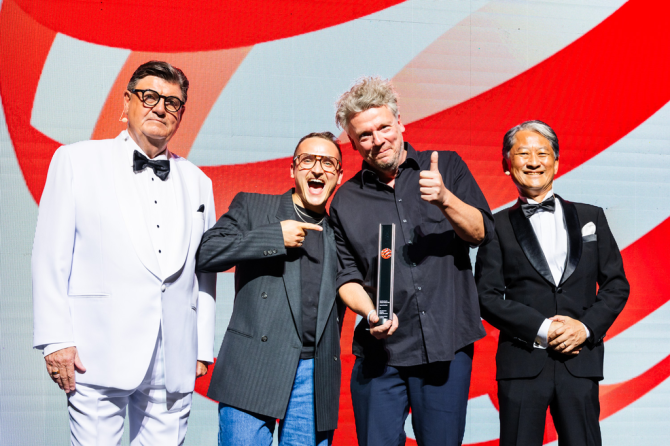 Prämierter X Tisch: Red Dot Design Award 'Best of the best' 2025