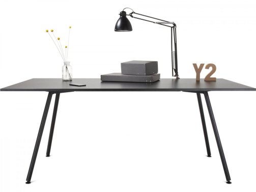 El escritorio especial, individual, negro