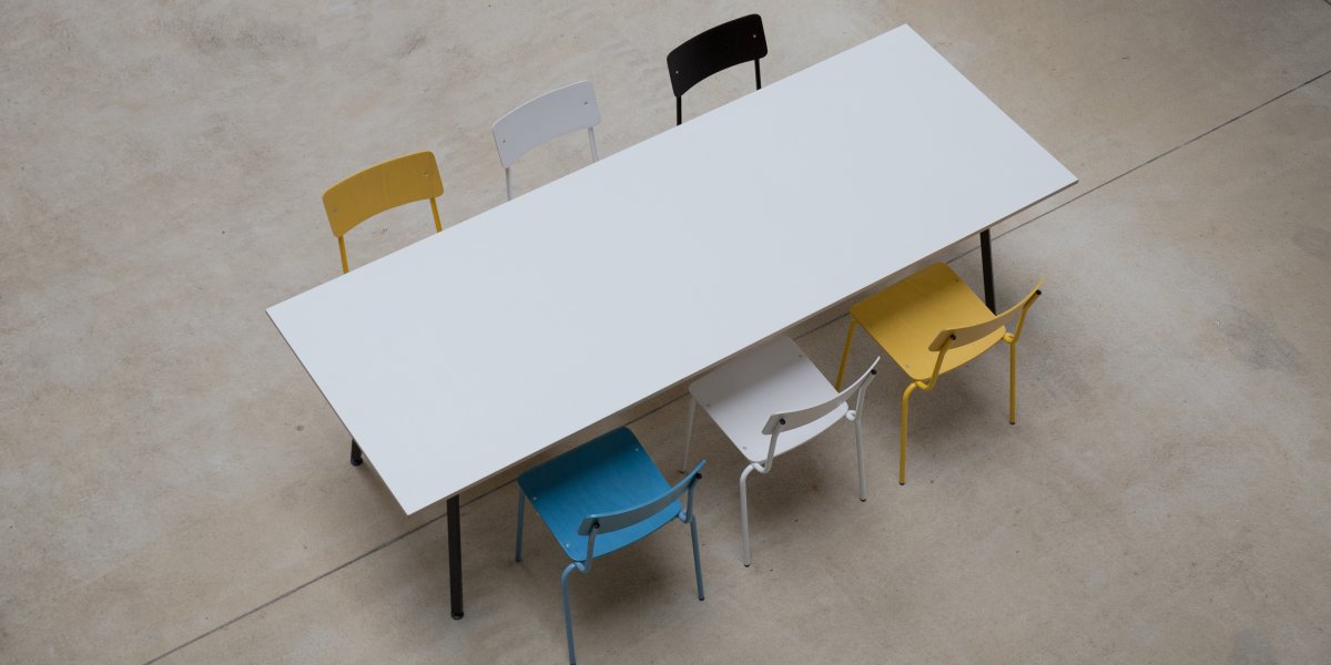 Customise conference tables for 20 people and more