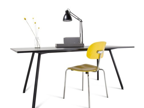 Desk black - elegant and timeless