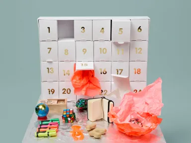 Calendario de Adviento hecho con cajas de cartón