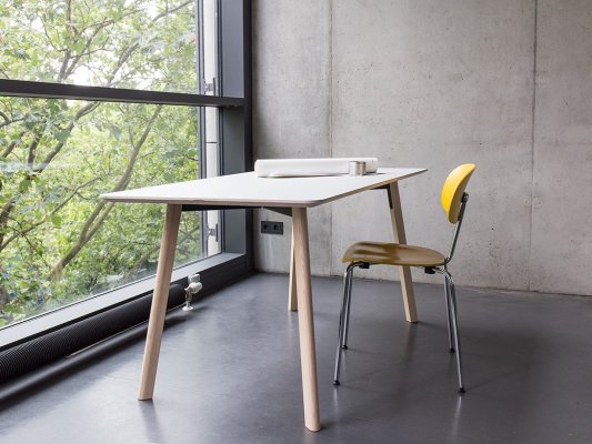 Y desk - pure construction