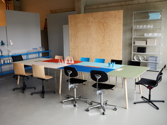 Large conference tables - space for ideas and collaboration