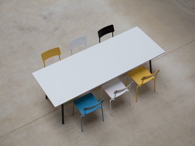 How big should a conference table be?