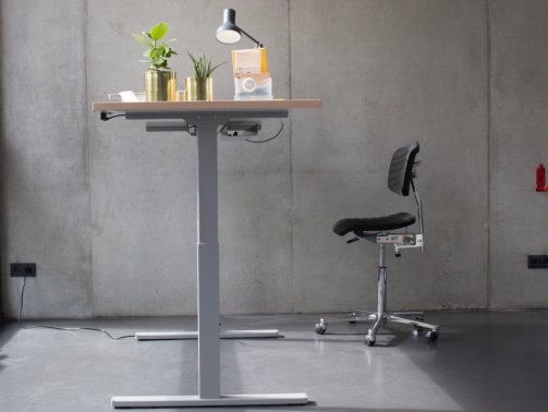 T Tisch Standard Plus: höhenverstellbarer Bürotisch mit Speicherfunktion