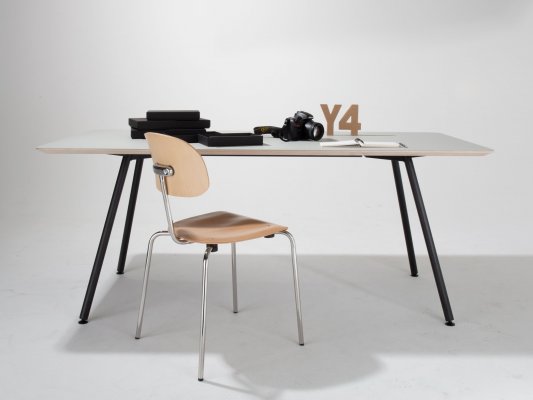 Schreibtisch, klein, grau