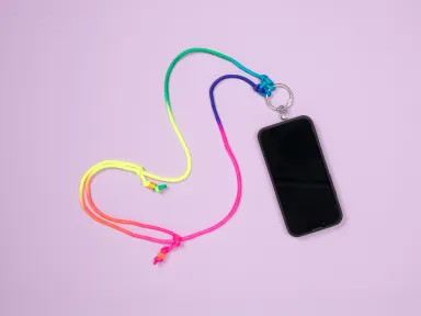 Handykette in Regenbogen Farben