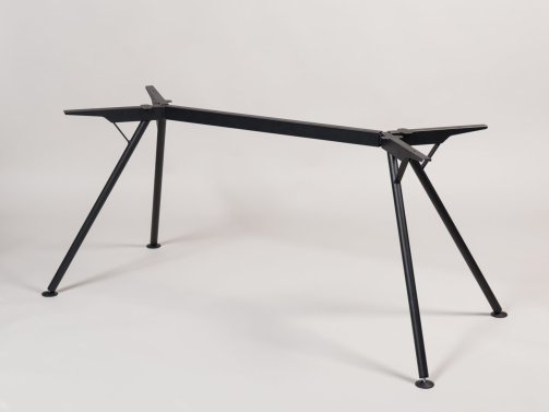 Ein Schattendasein: Tischgestell schwarz