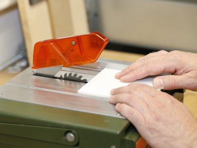Entdecke unsere Zuschnitts-Welt mit individuellem PLEXIGLAS® Zuschnitt nach Maß