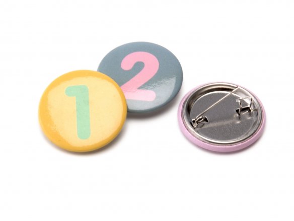Zahlen Buttons mit Anstecknadel