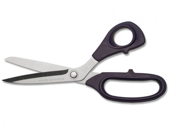 Kai scissors with micro serrated edge