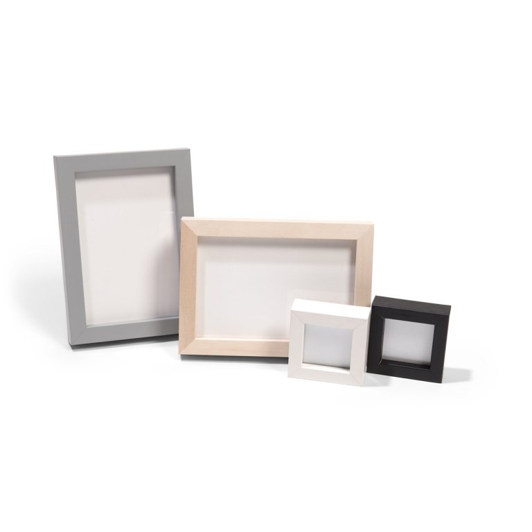 Mini-frames, varying mouldings and colours